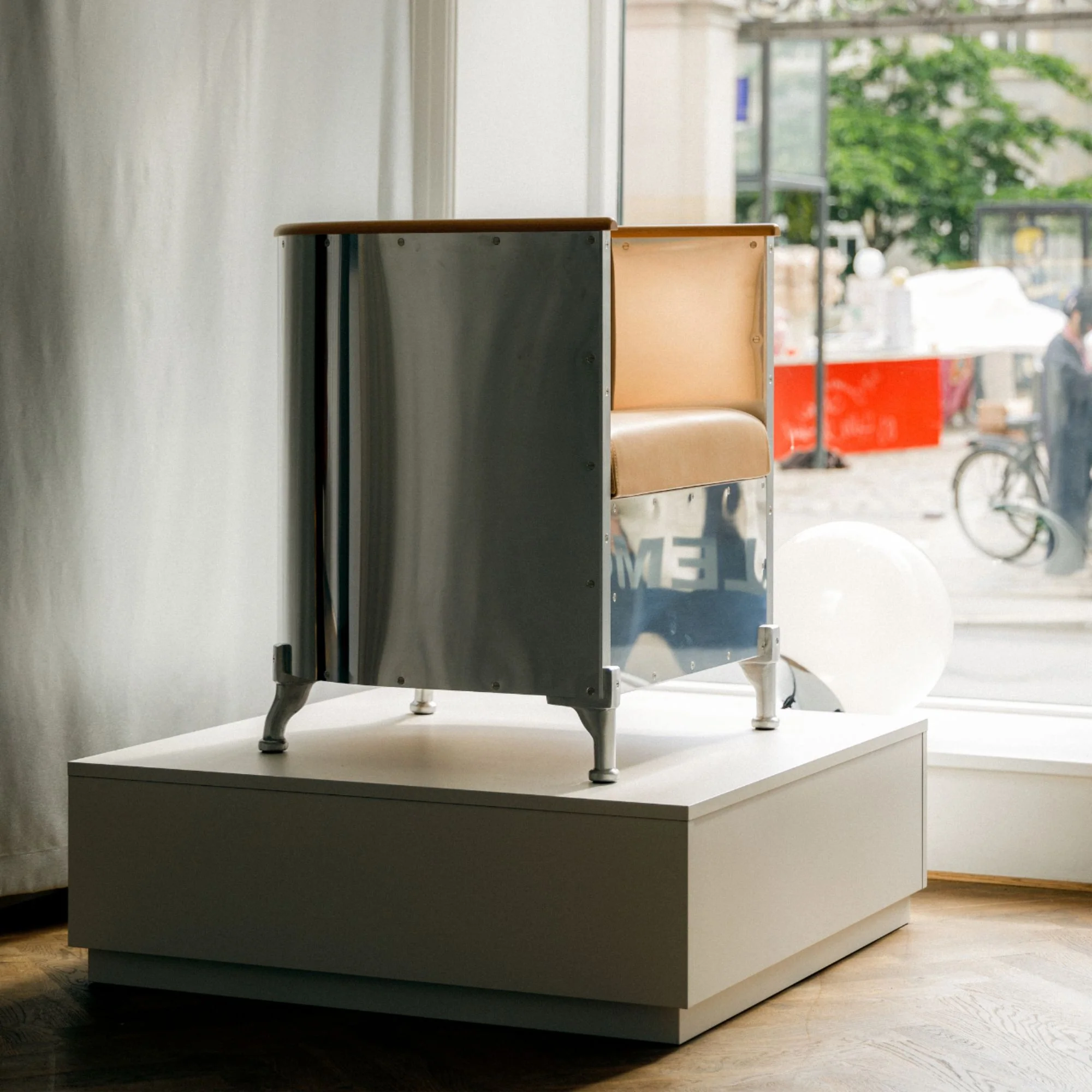 Aluminum Armchair - Image 5