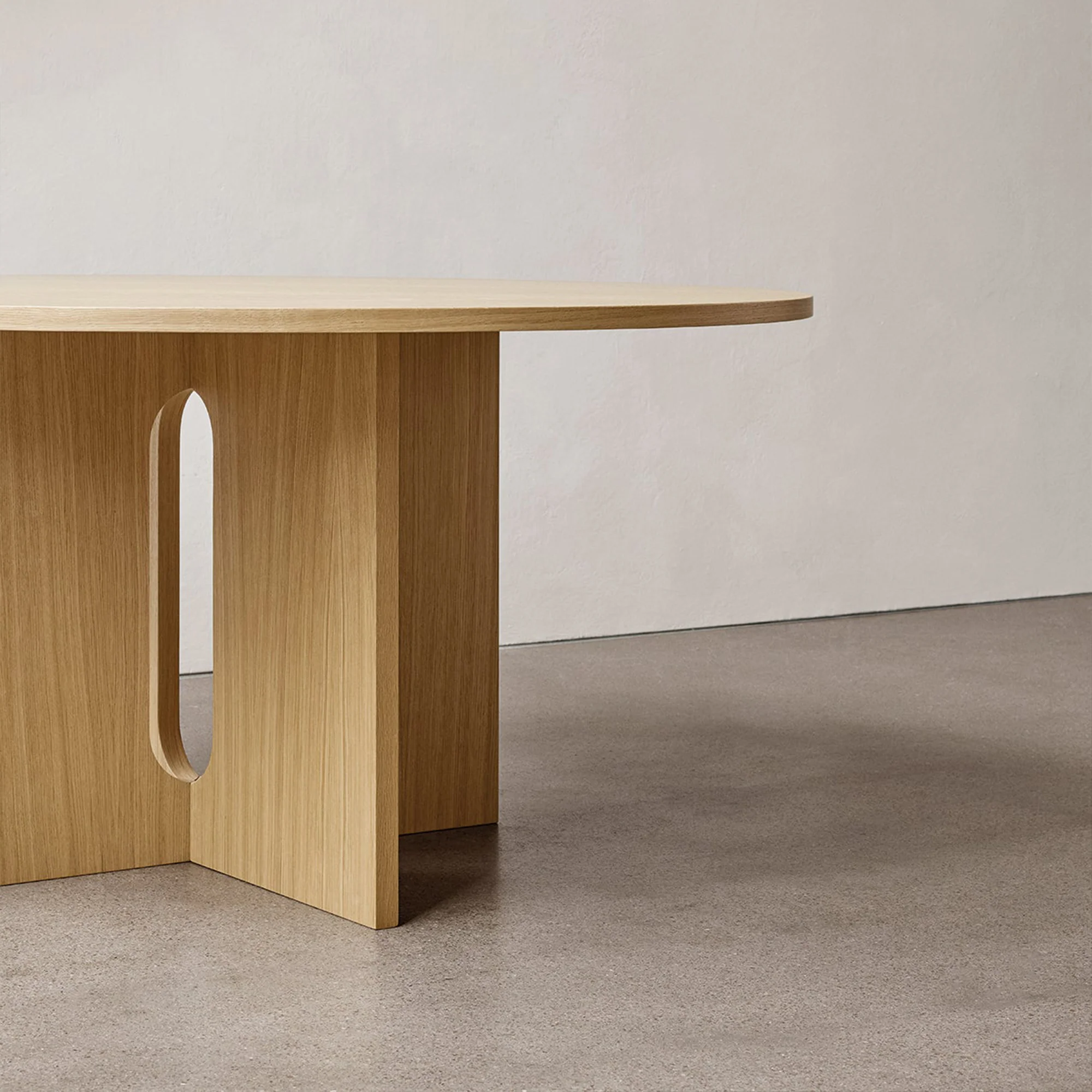 Androgyne Dining Table - Image 3