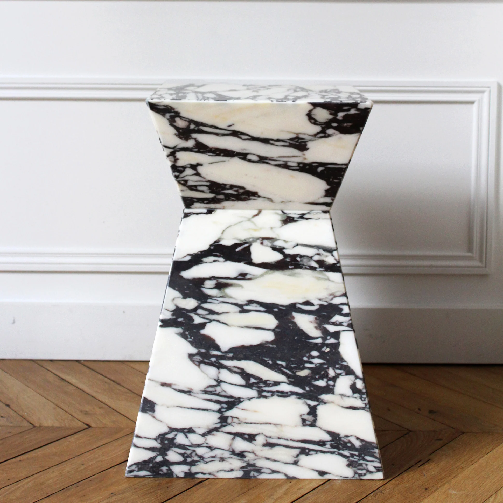 Aria Calacatta Viola Table - Image 2