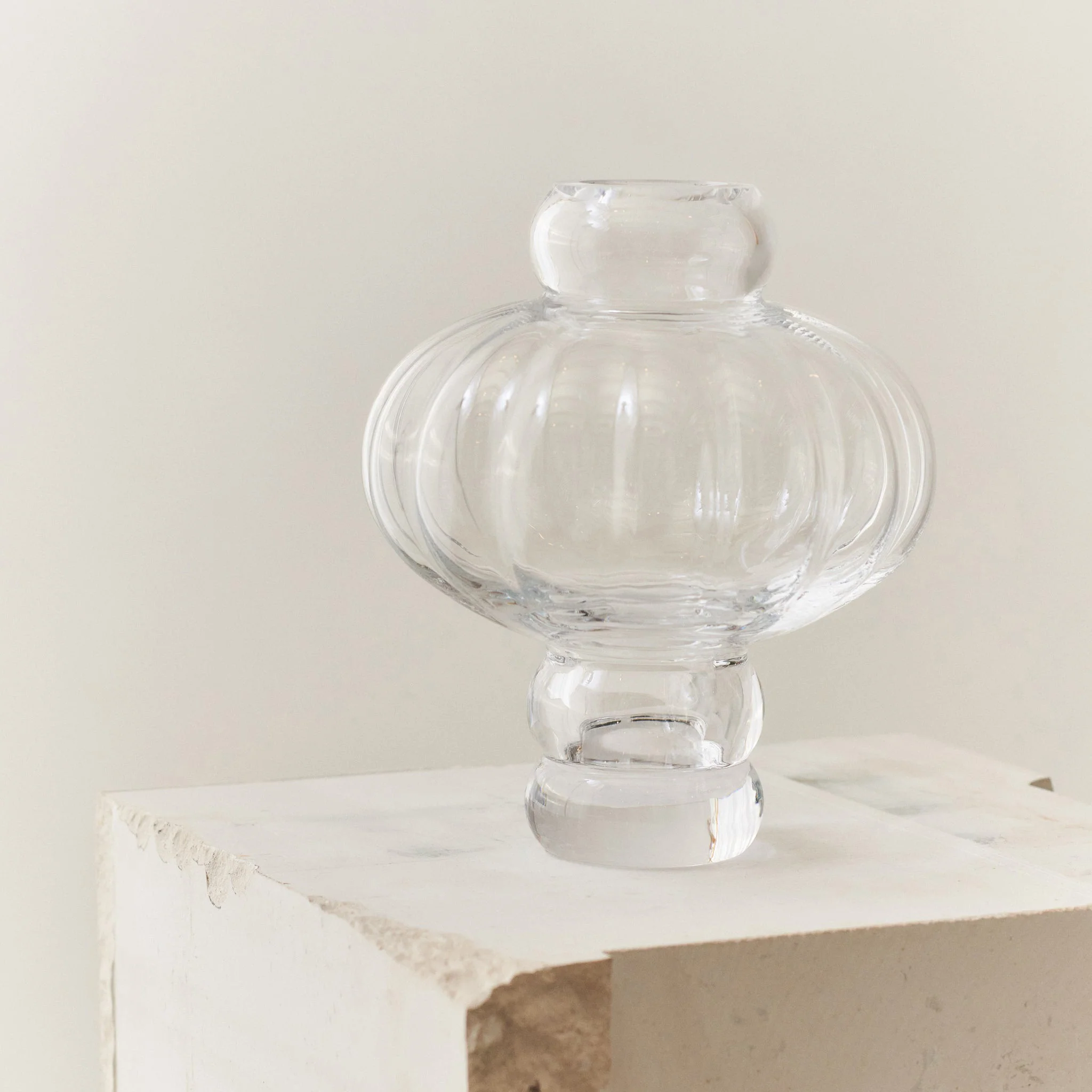 Balloon Vase 02 - Glass - Image 3