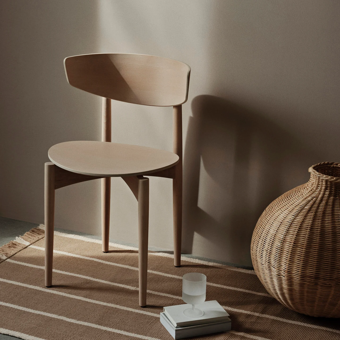 Bola Braided Floor Vase - Natural - Image 3