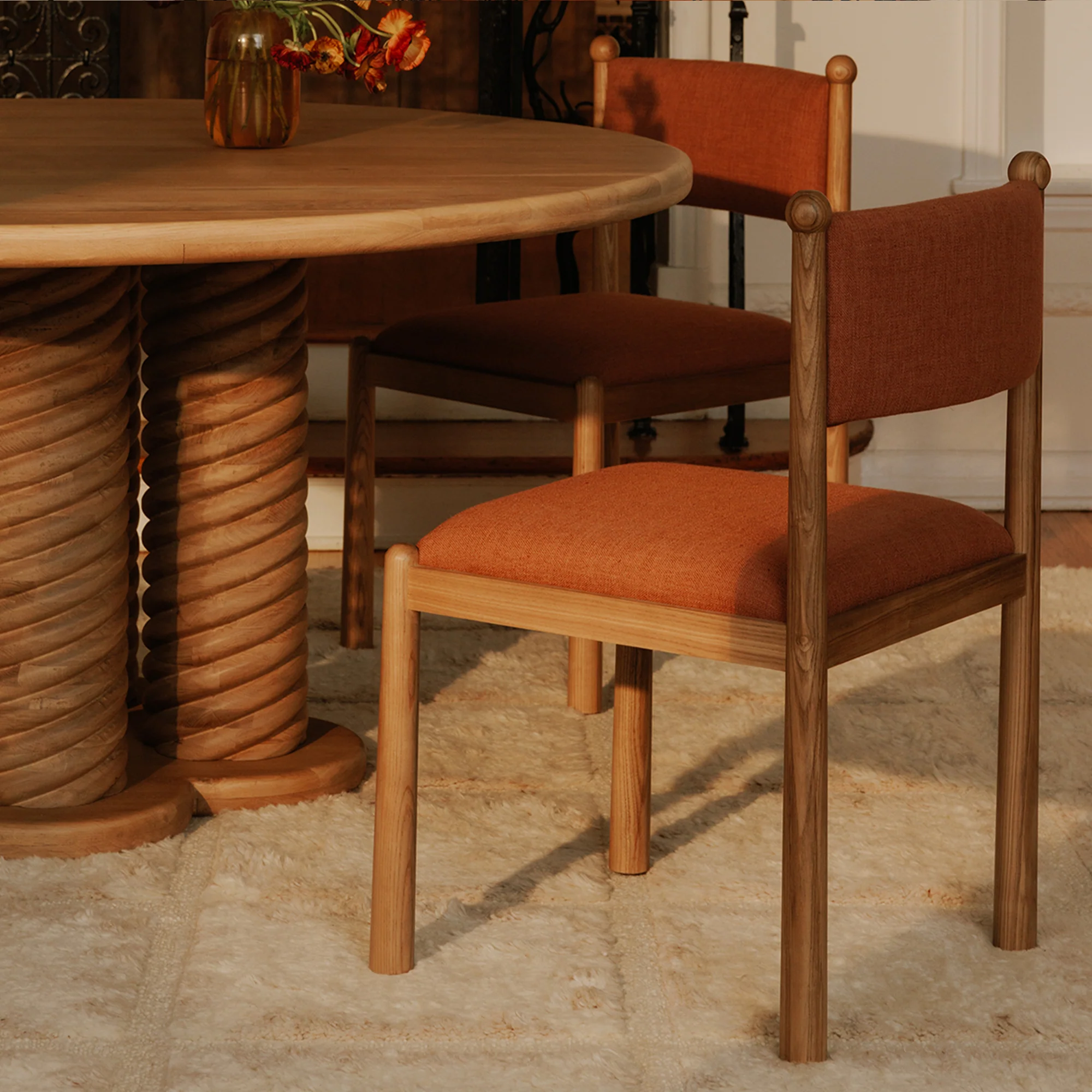 Charlotte Oak Round Dining Table - Image 4