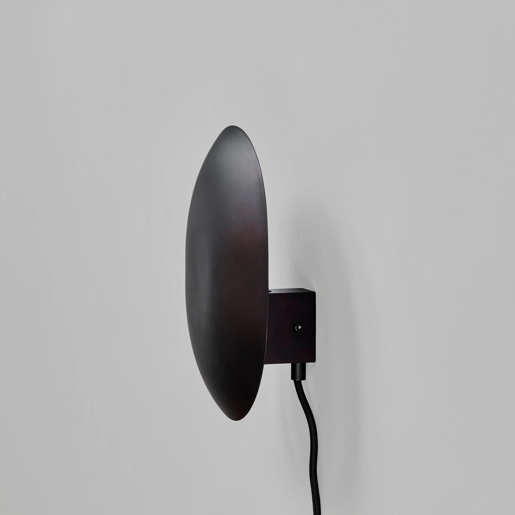 Clam Wall Lamp - Image 19