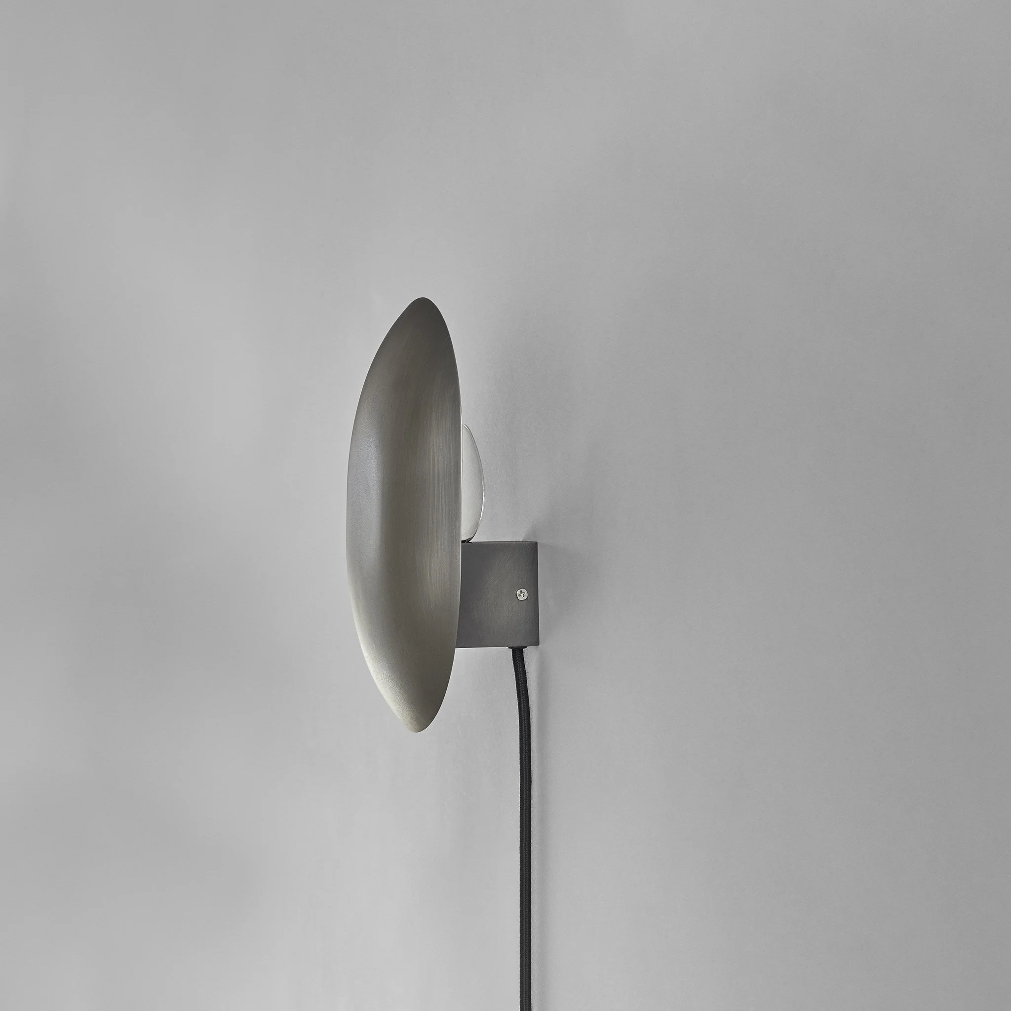 Clam Wall Lamp - Image 3