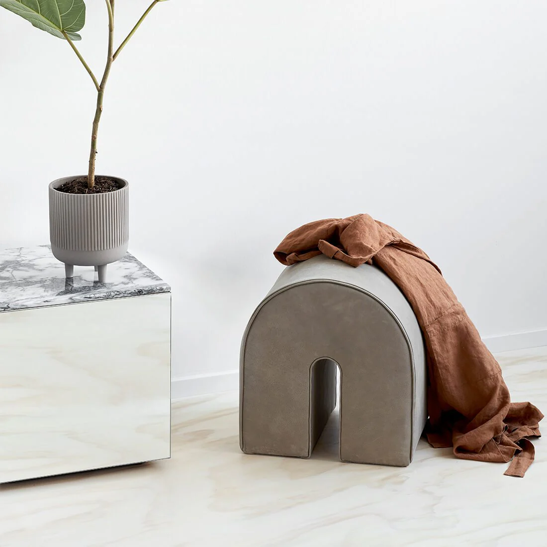 Curved Pouf - Image 3