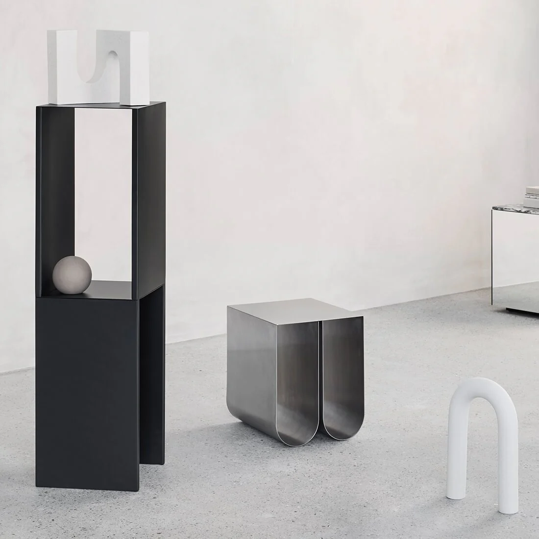 Curved Side Table - Image 3