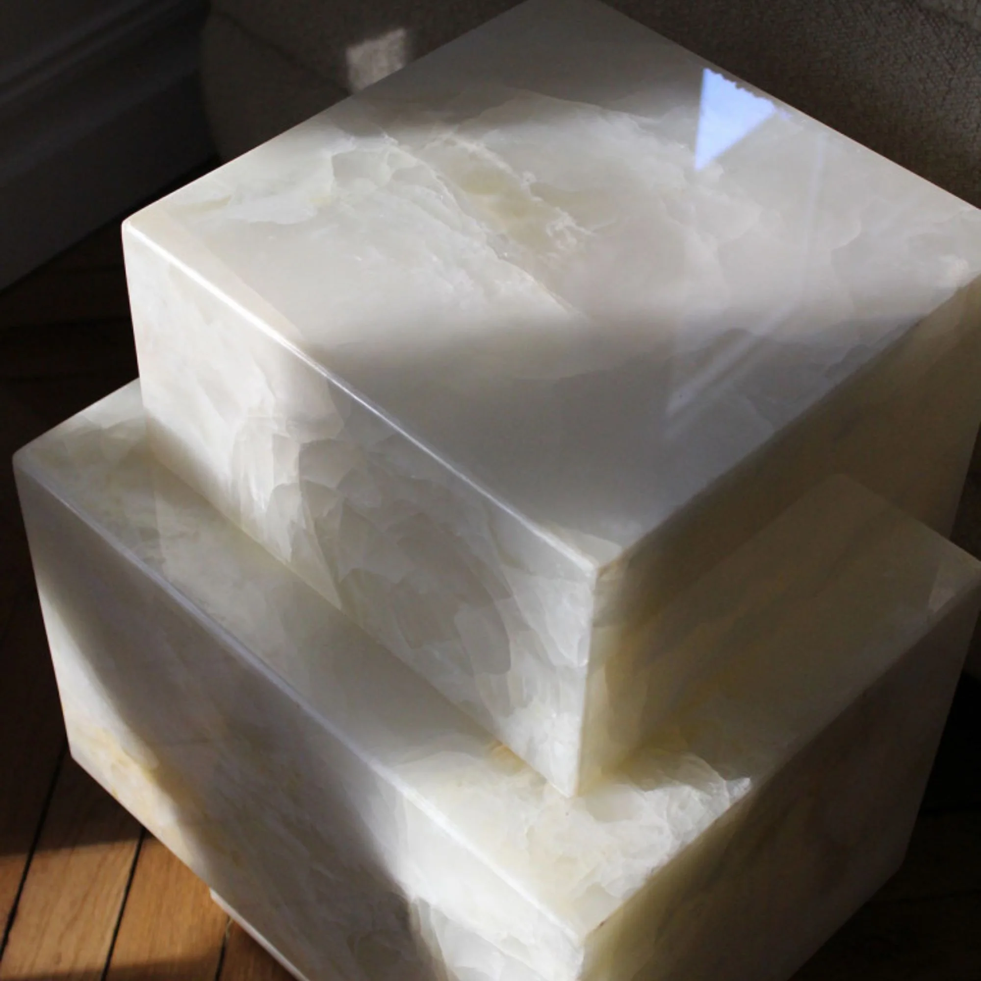 Ella White Onyx Table - Image 9