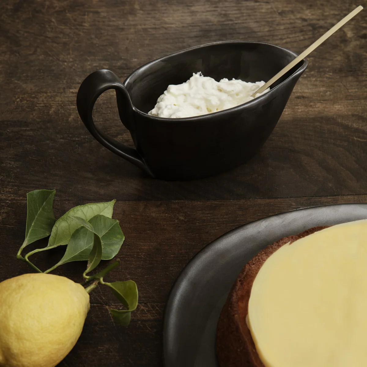 Flow Sauce Boat - Black - Image 3