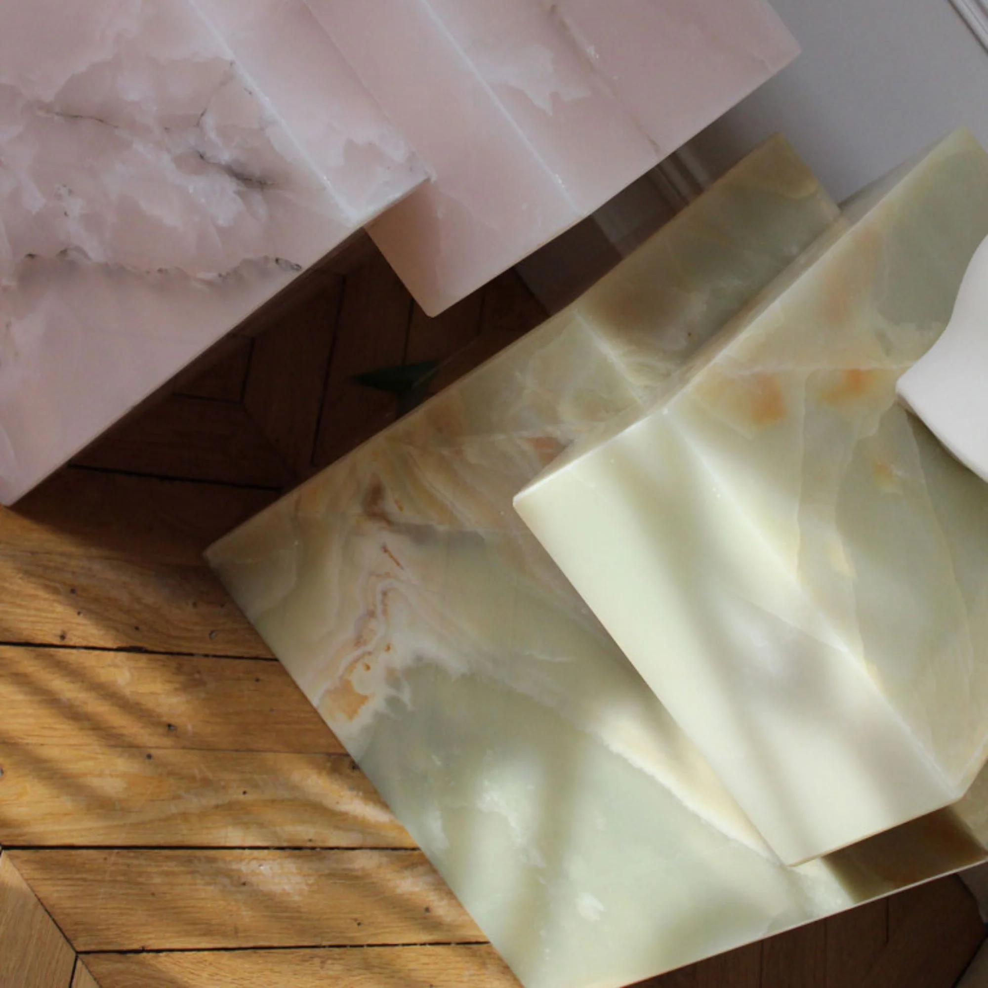Gaia Green Onyx Table - Image 7