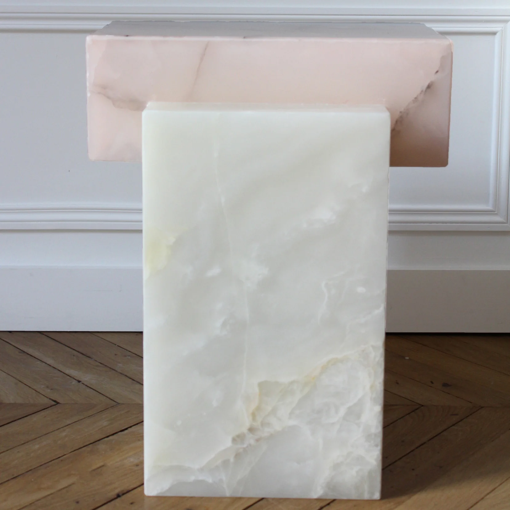 Gaia White And Pink Onyx Table - Image 5