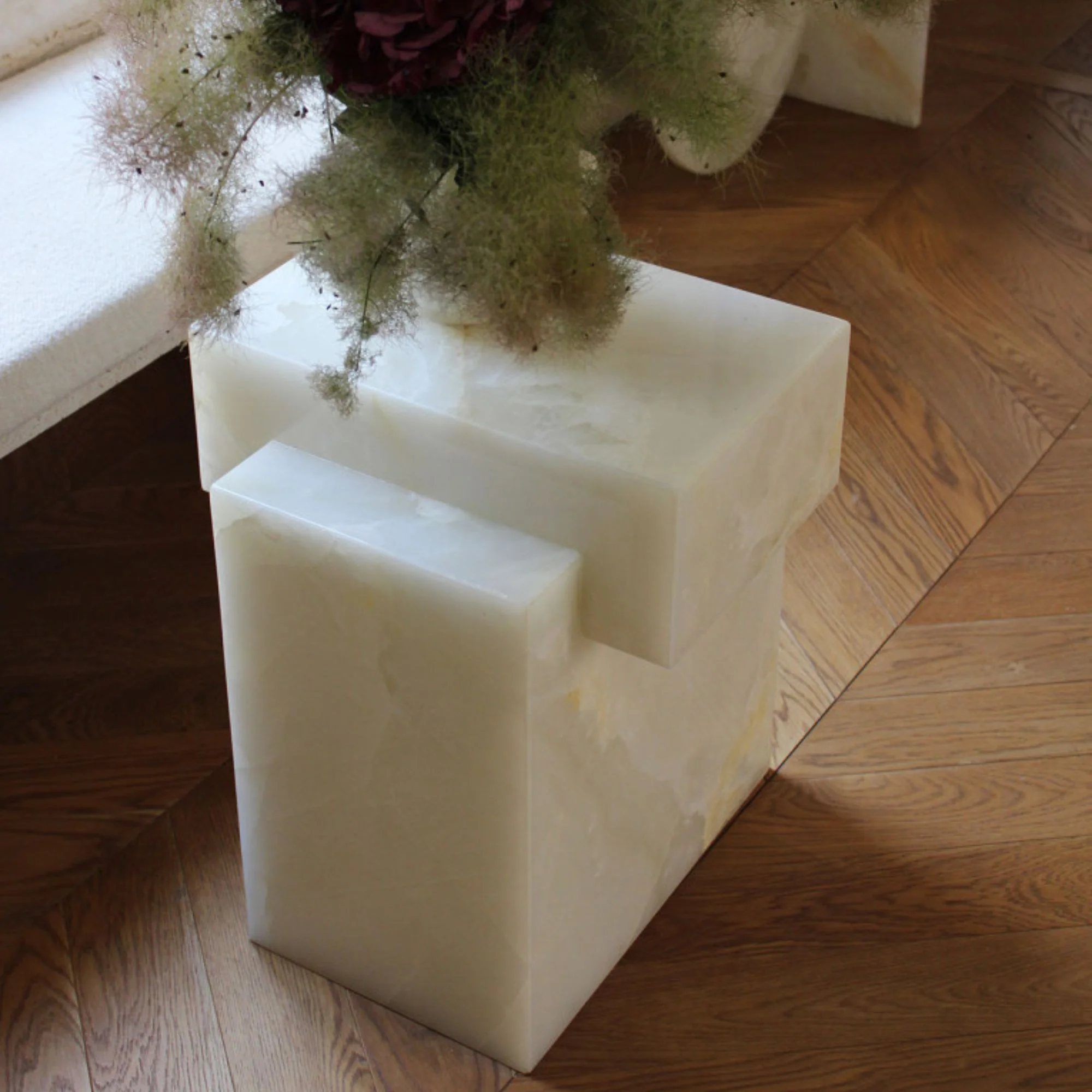 Gaia White Onyx Table - Image 4