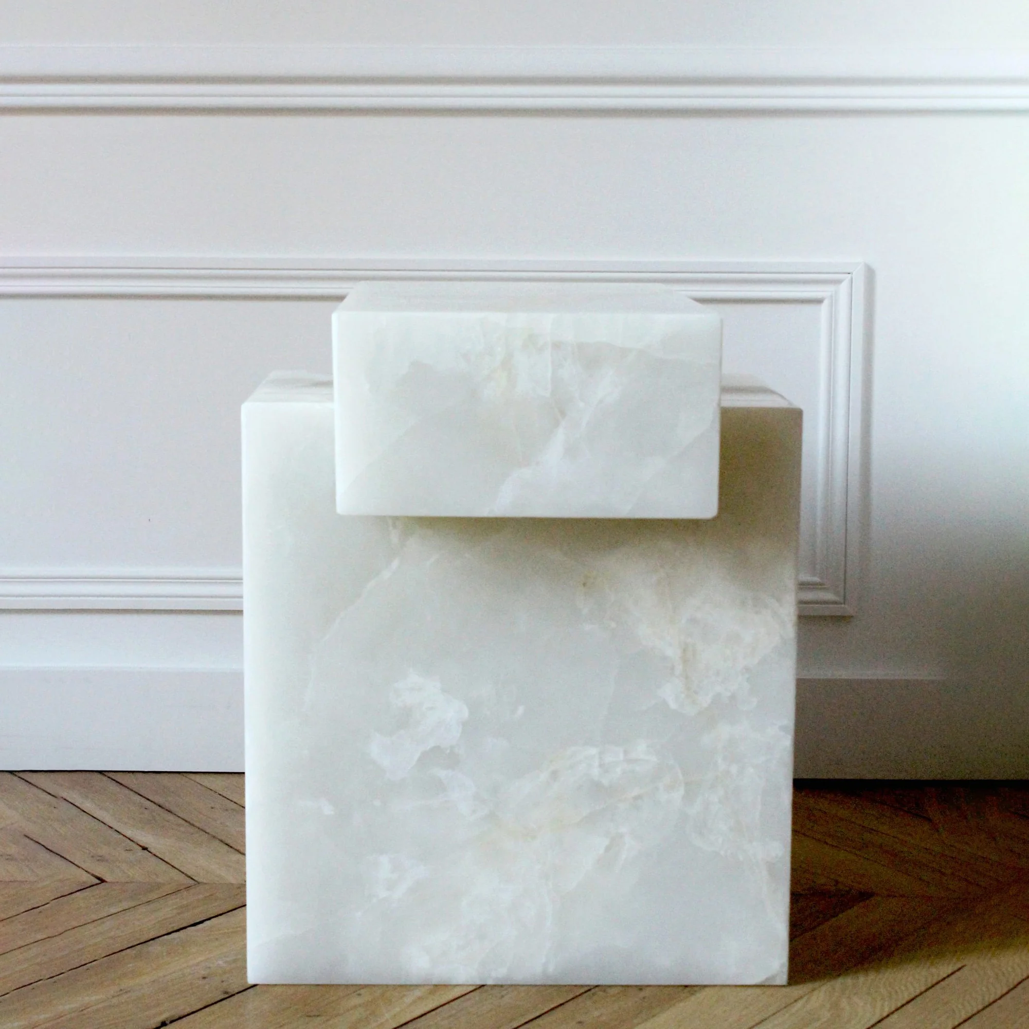 Gaia White Onyx Table - Image 8