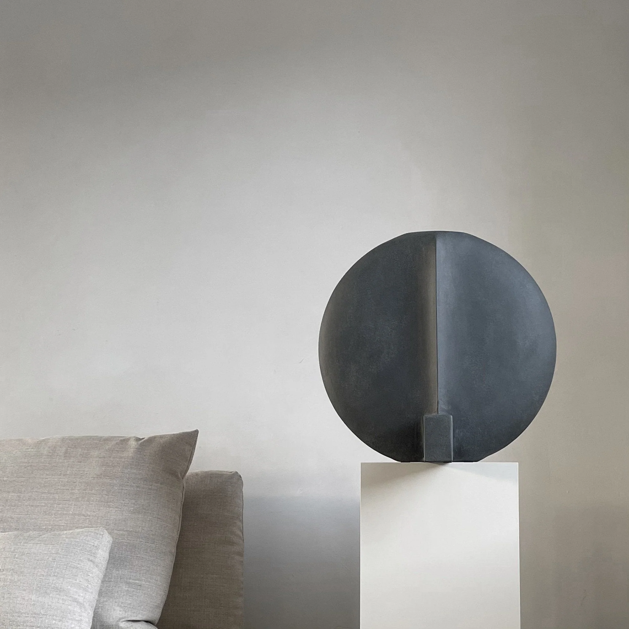 Guggenheim Vase, Big - Coffee - Image 5