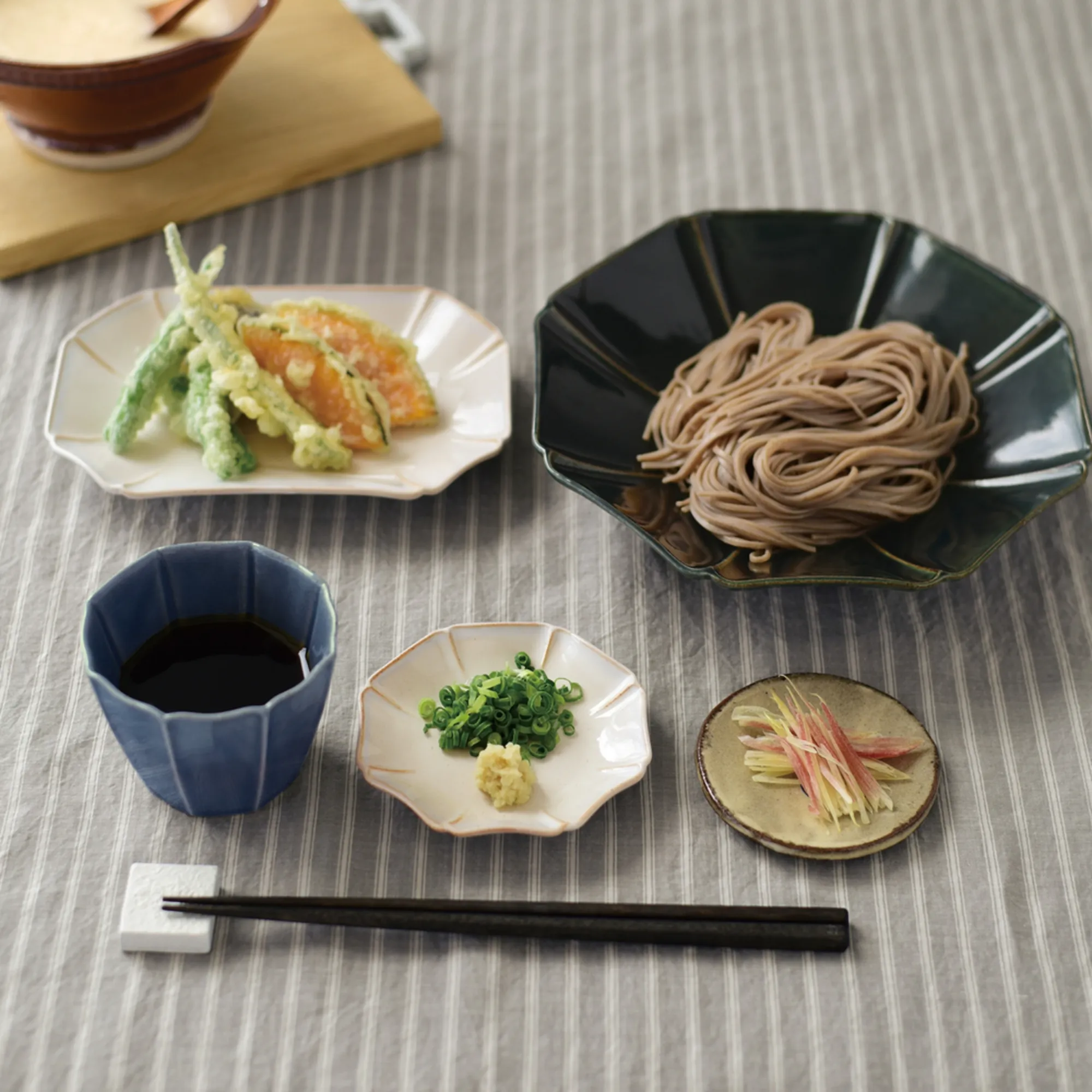 Hitohana 8.5" Bowl - Image 2