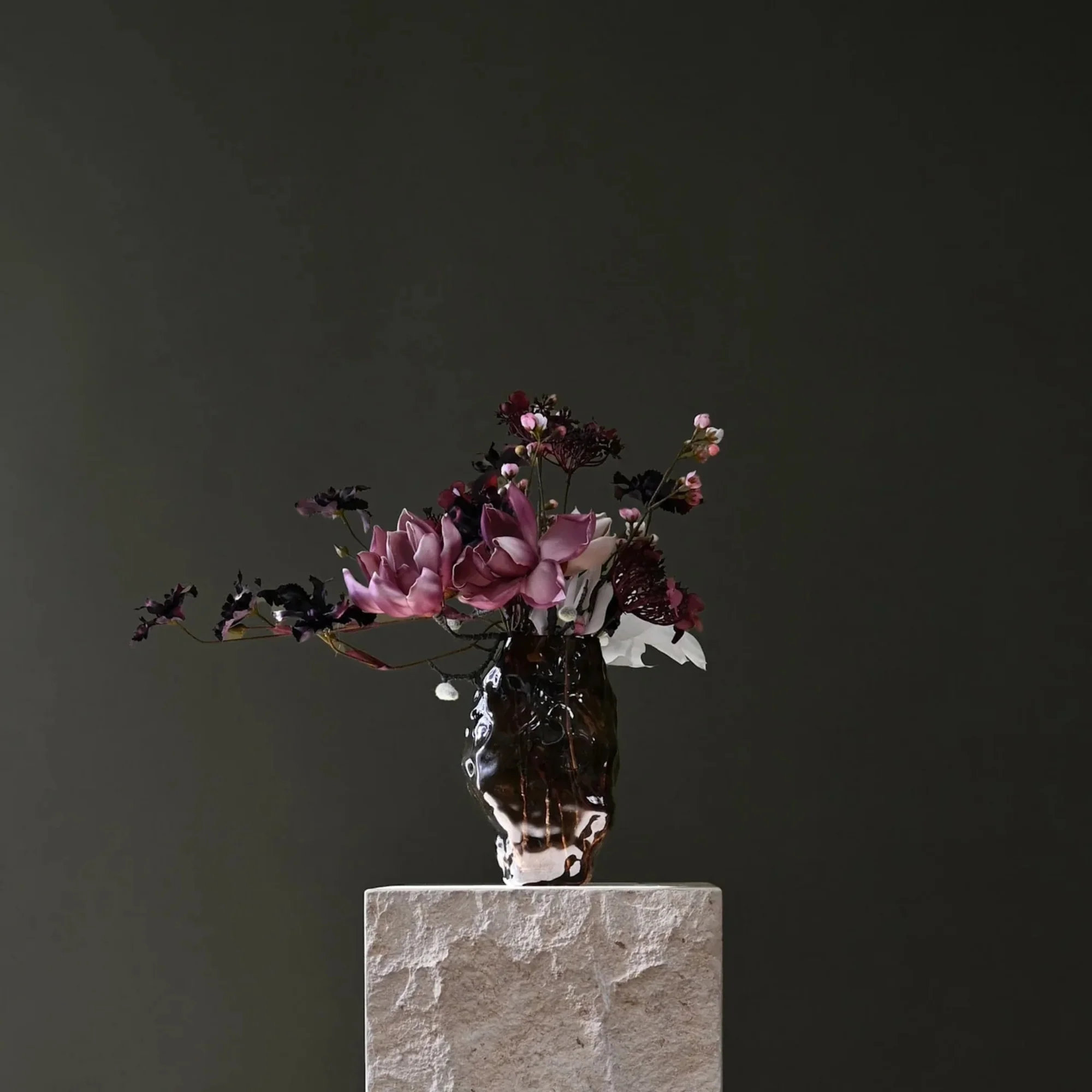 Katachi Vase, Mini - Image 8