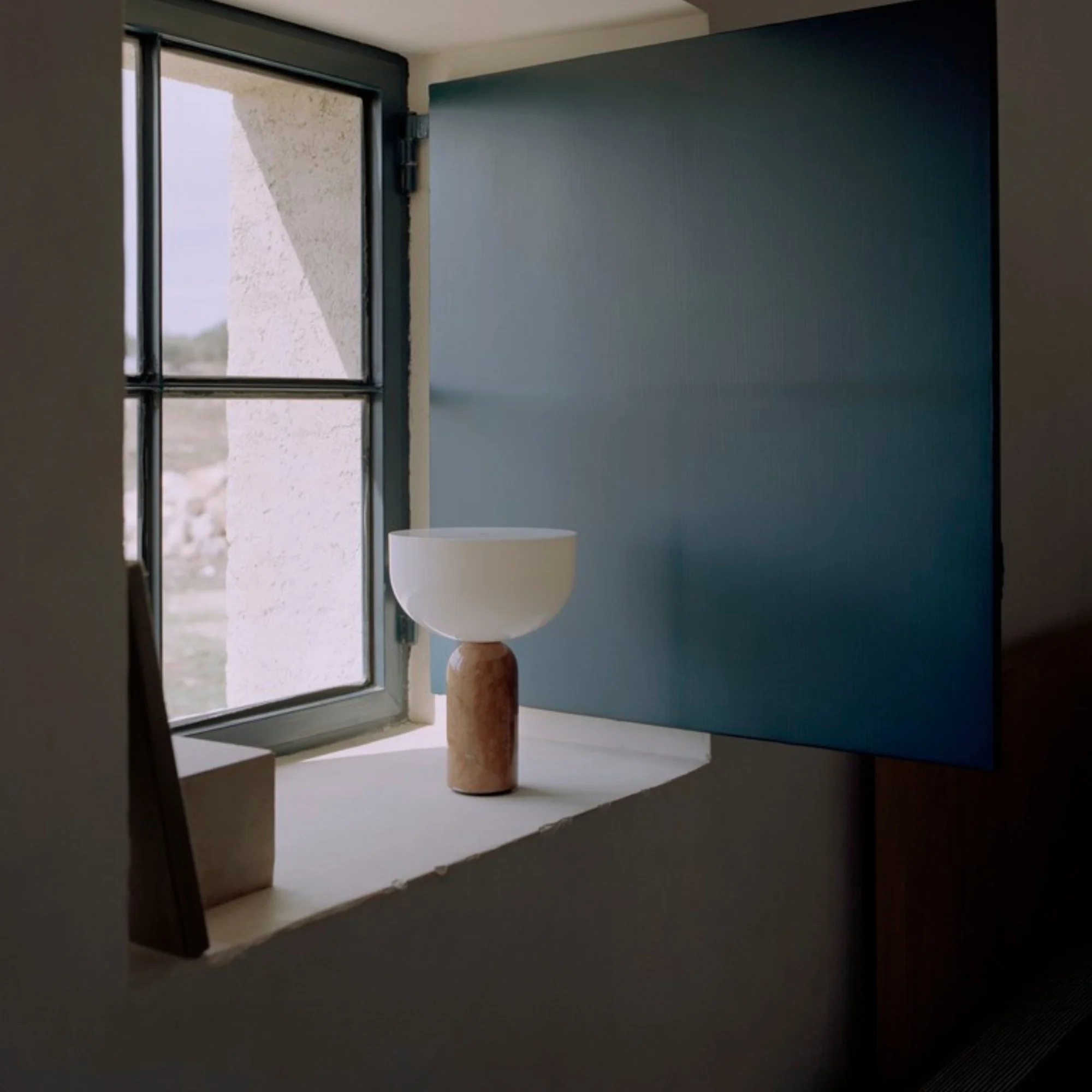 Kizu Portable Table Lamp - Image 13