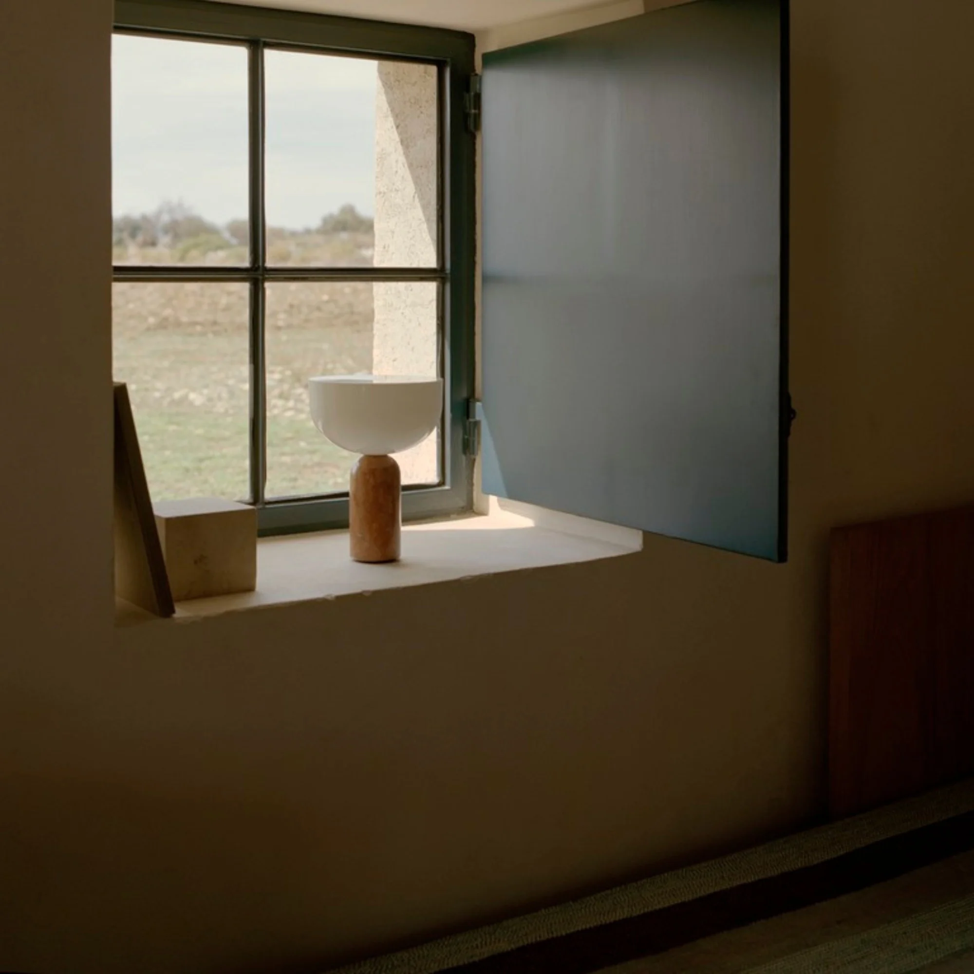 Kizu Portable Table Lamp - Image 14