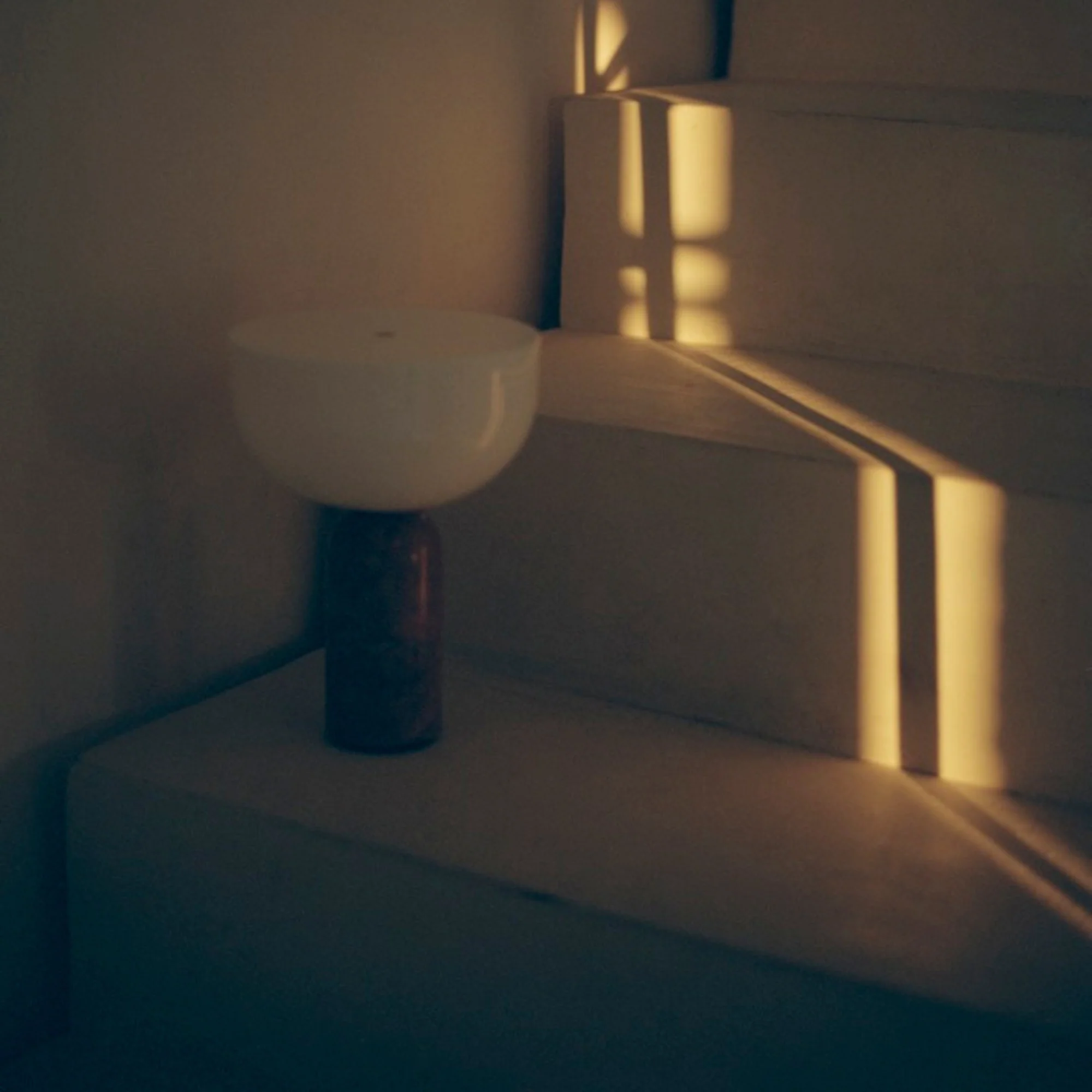 Kizu Portable Table Lamp - Image 16
