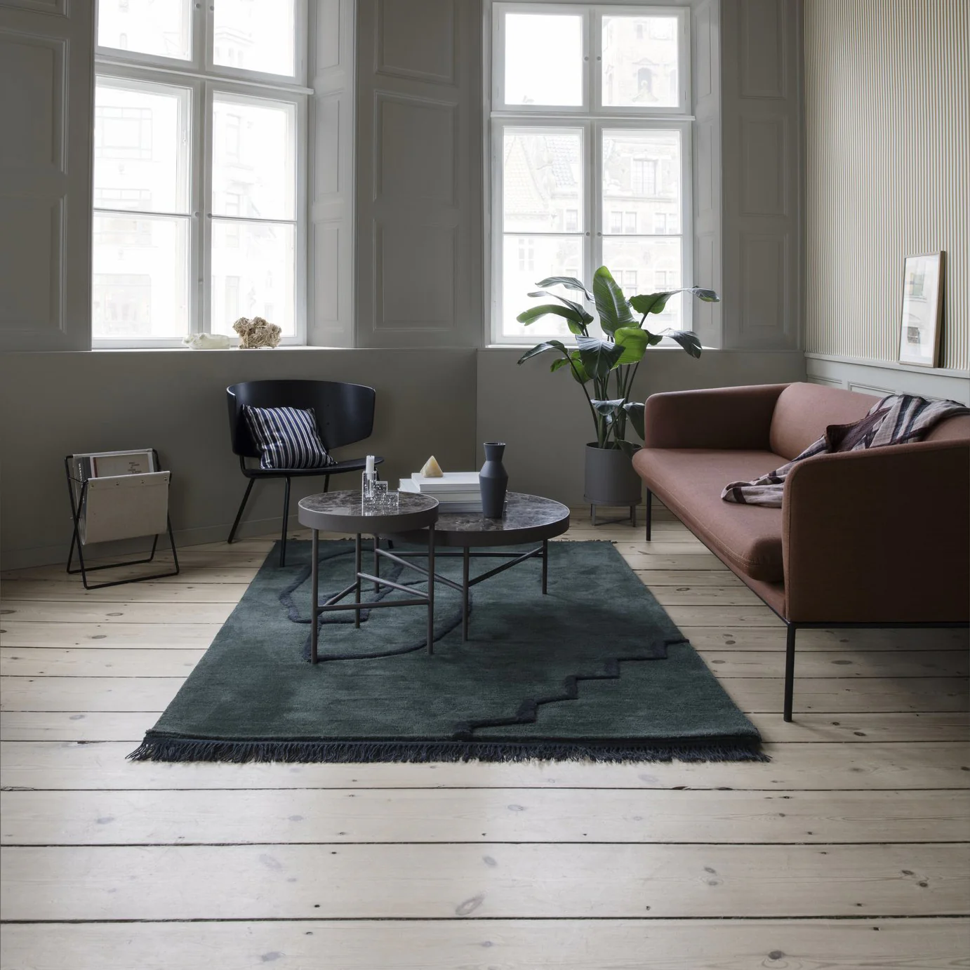 Large Marble Table - Image 2