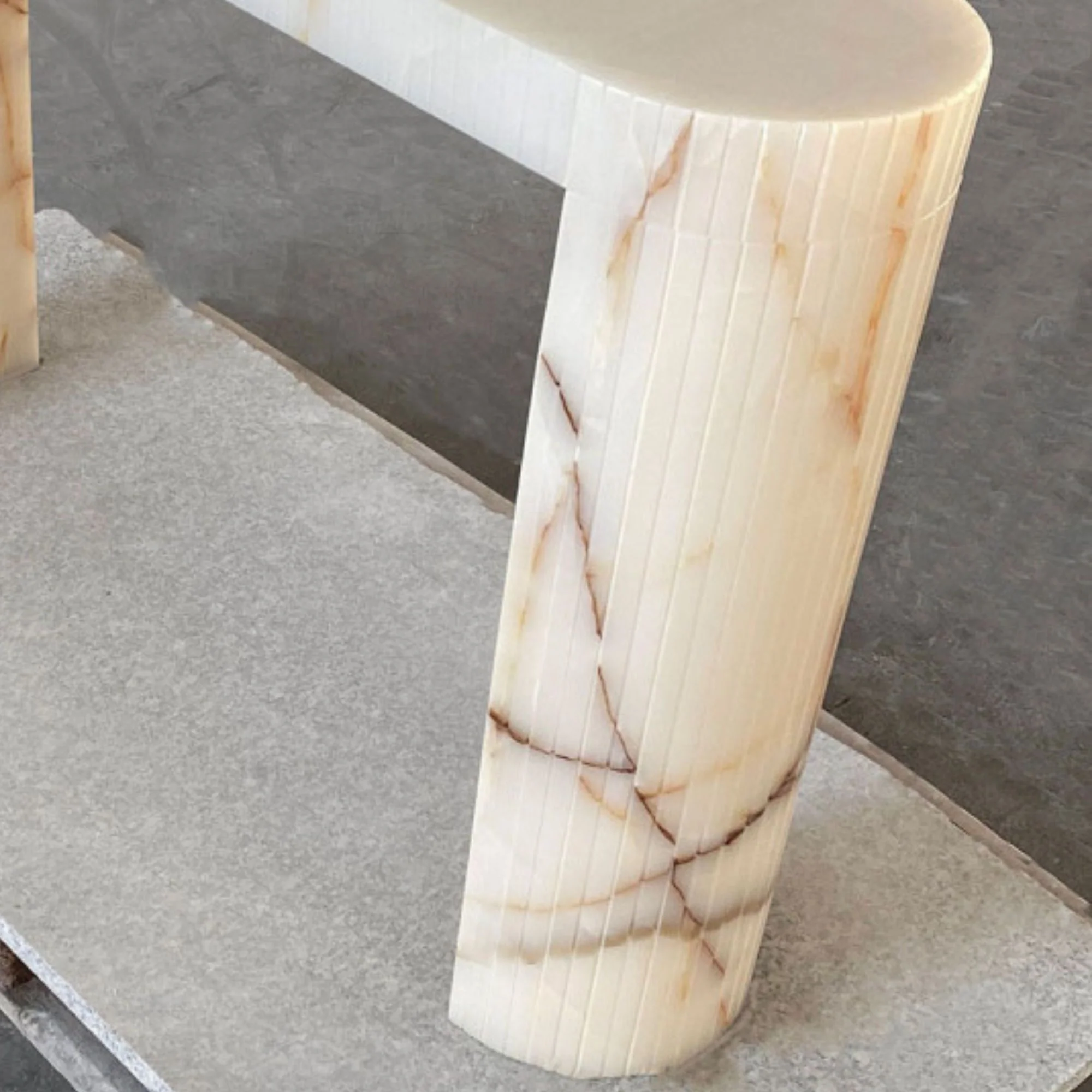 Luna Shell Onyx Console - Image 3