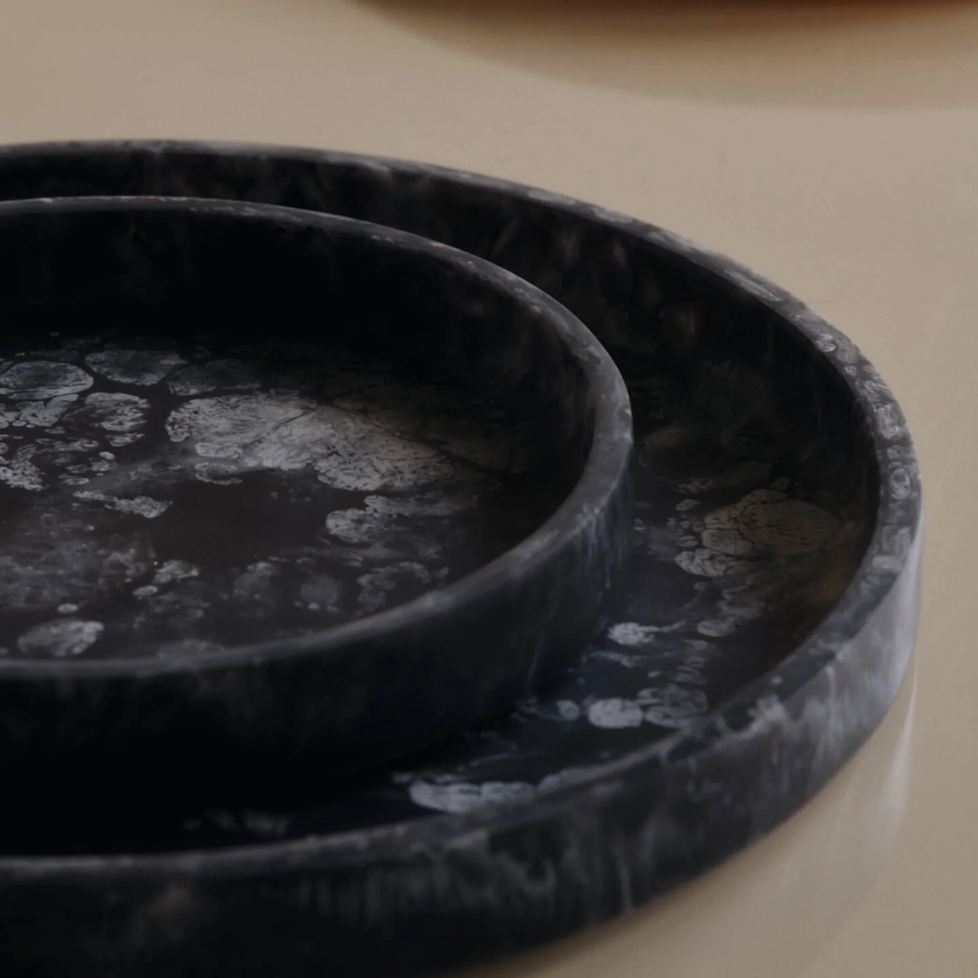 Mist Round Tray - Image 4
