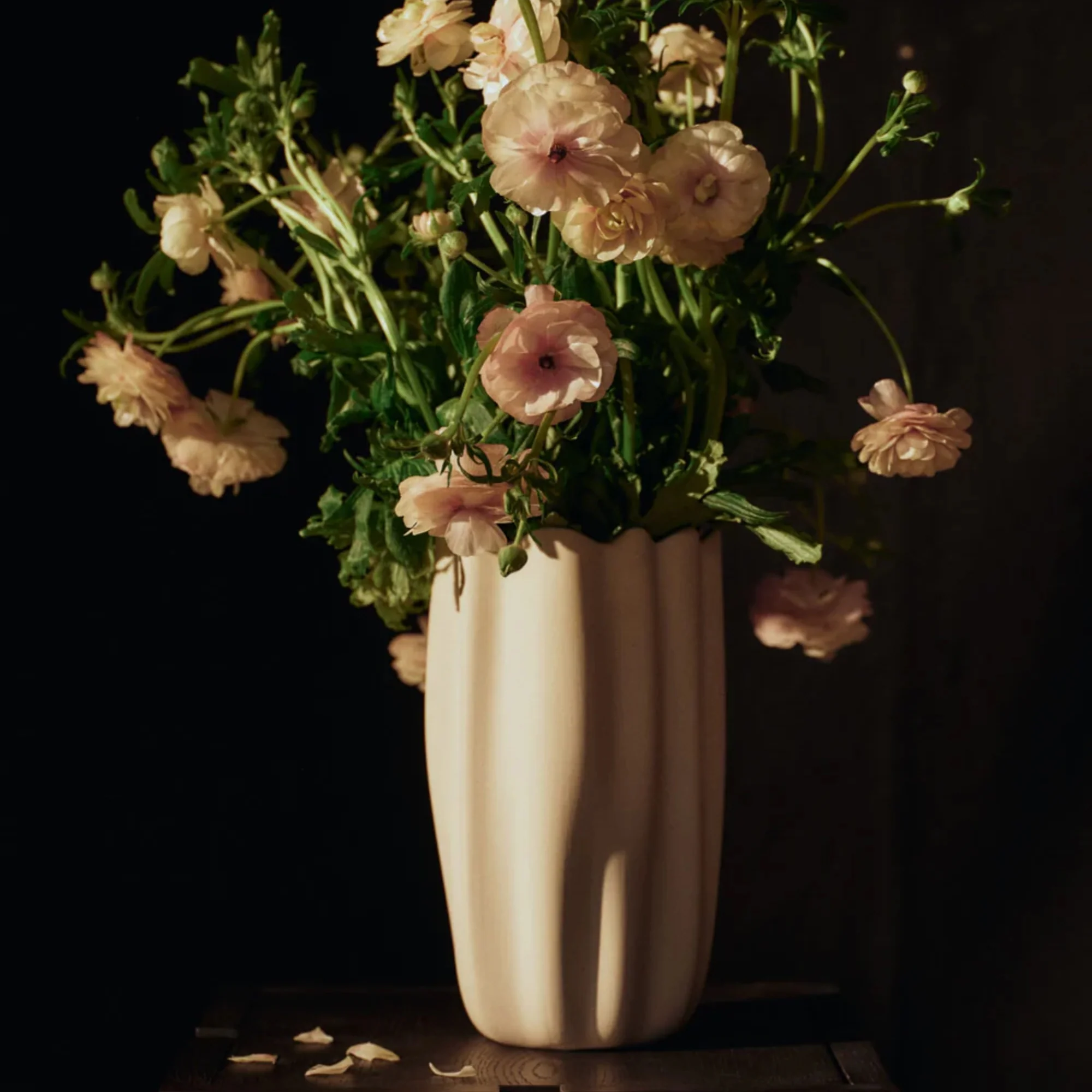 Nium Vase - Image 2