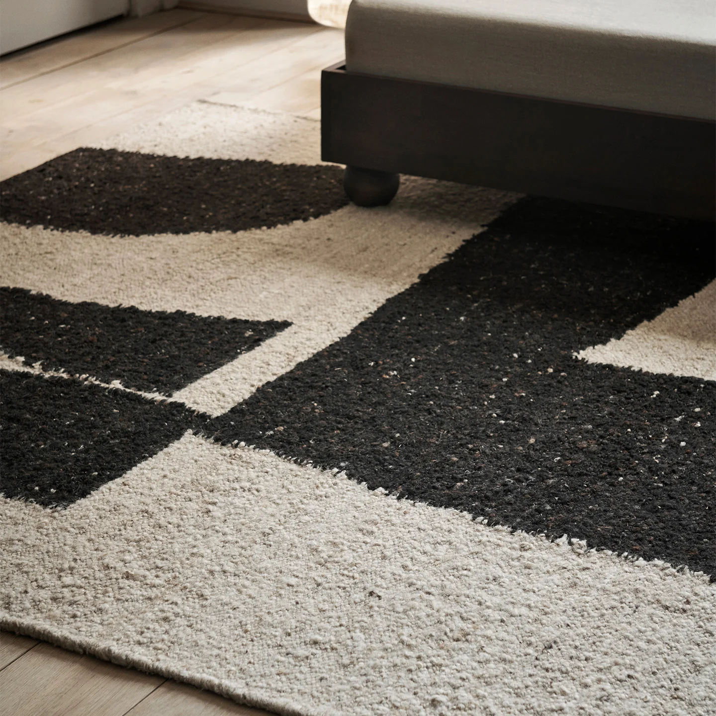 Piece Rug - Off-white/Coffee - Image 2