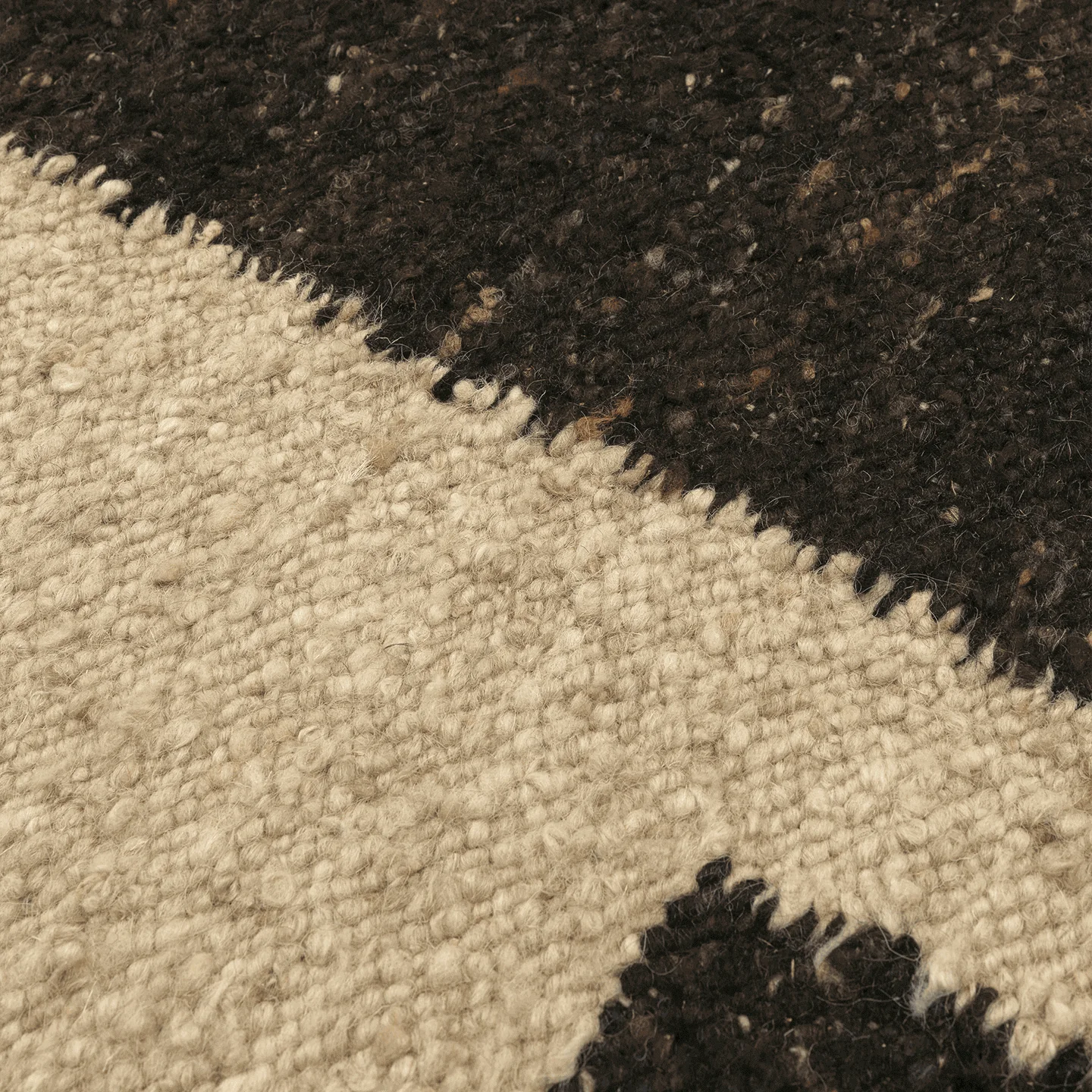 Piece Rug - Off-white/Coffee - Image 4