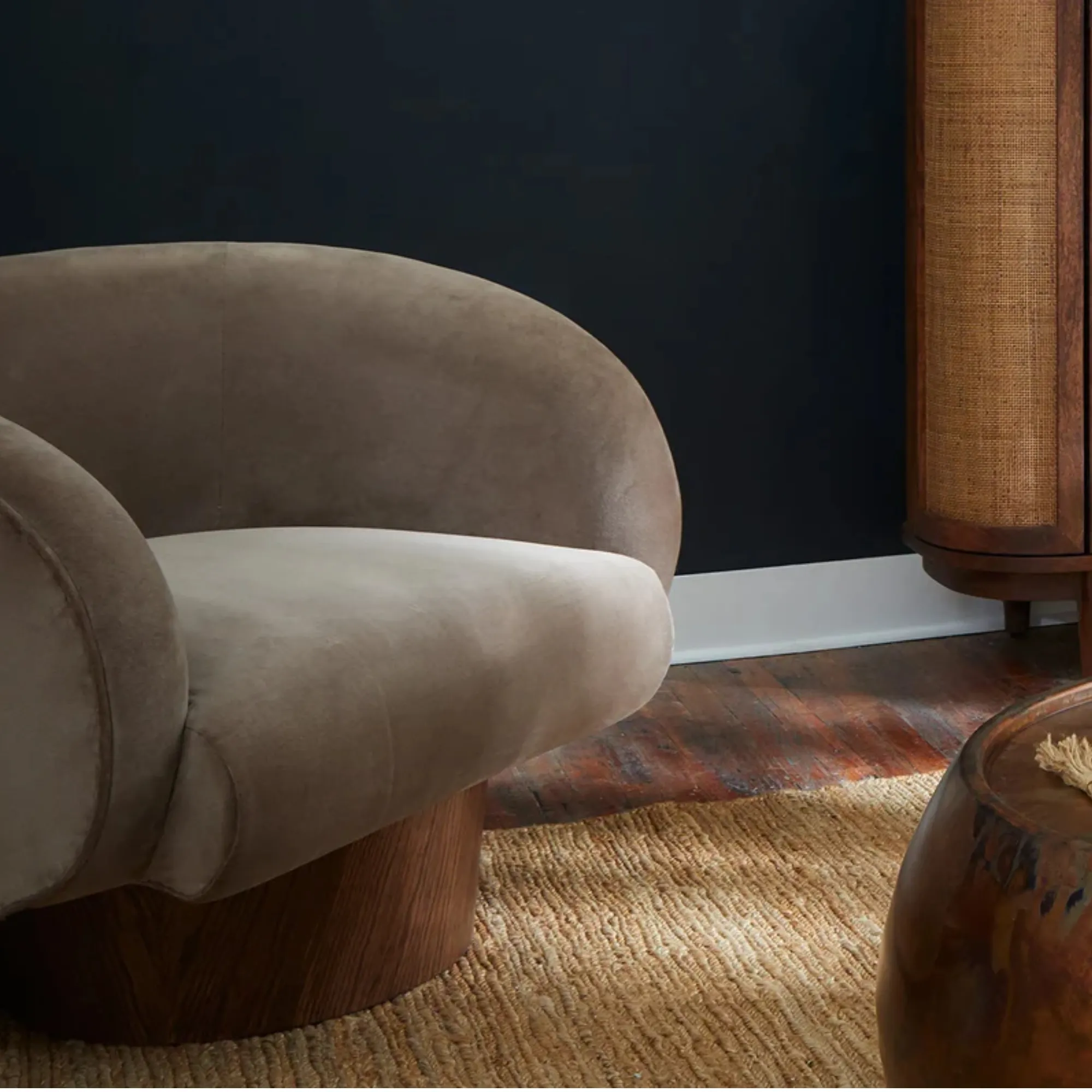 Rima Swivel Chair - Image 2