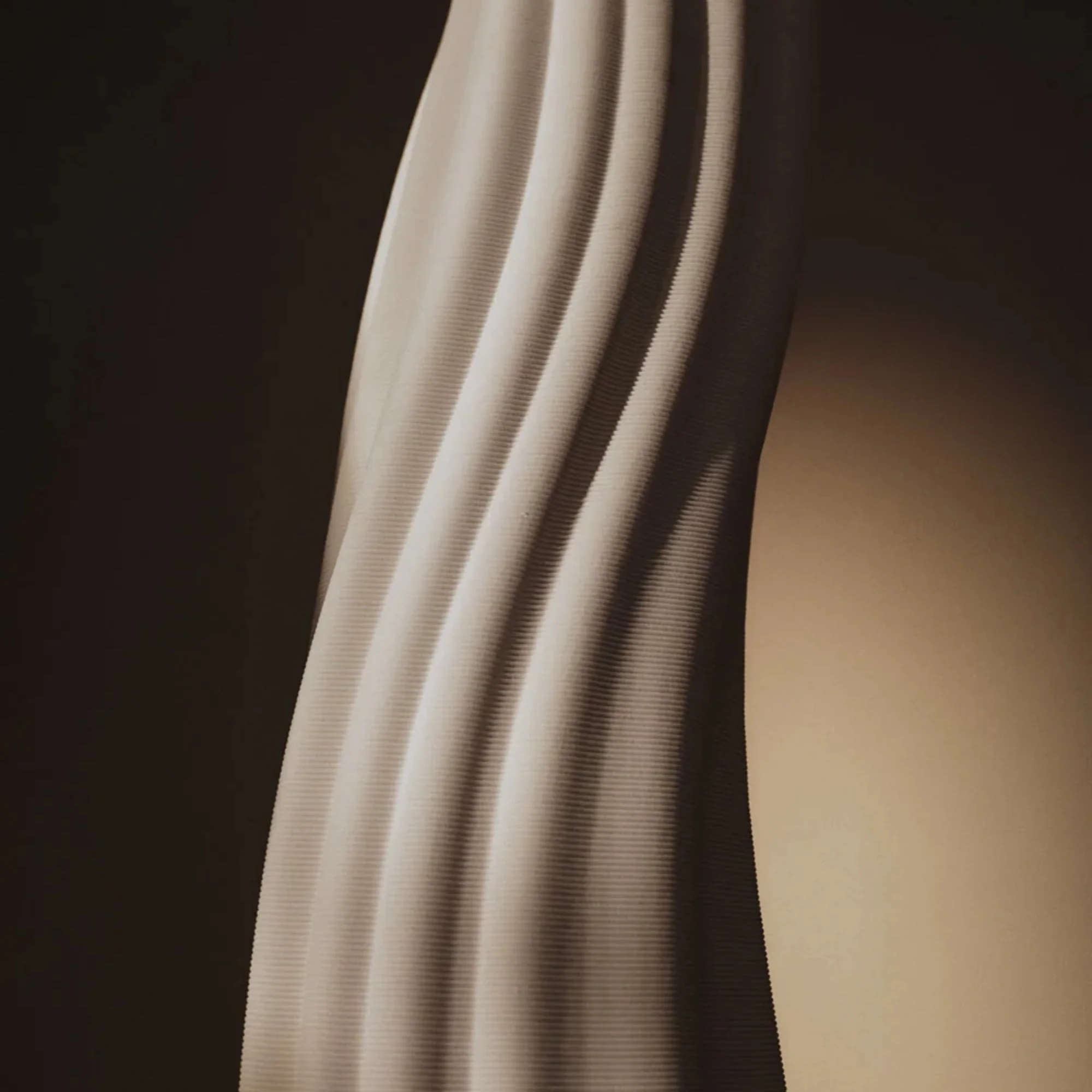 Rylith Floor Vase - Image 4