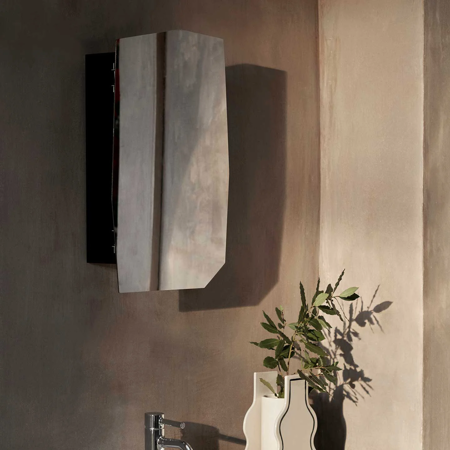 Shard Mirror Cabinet - Black - Image 2