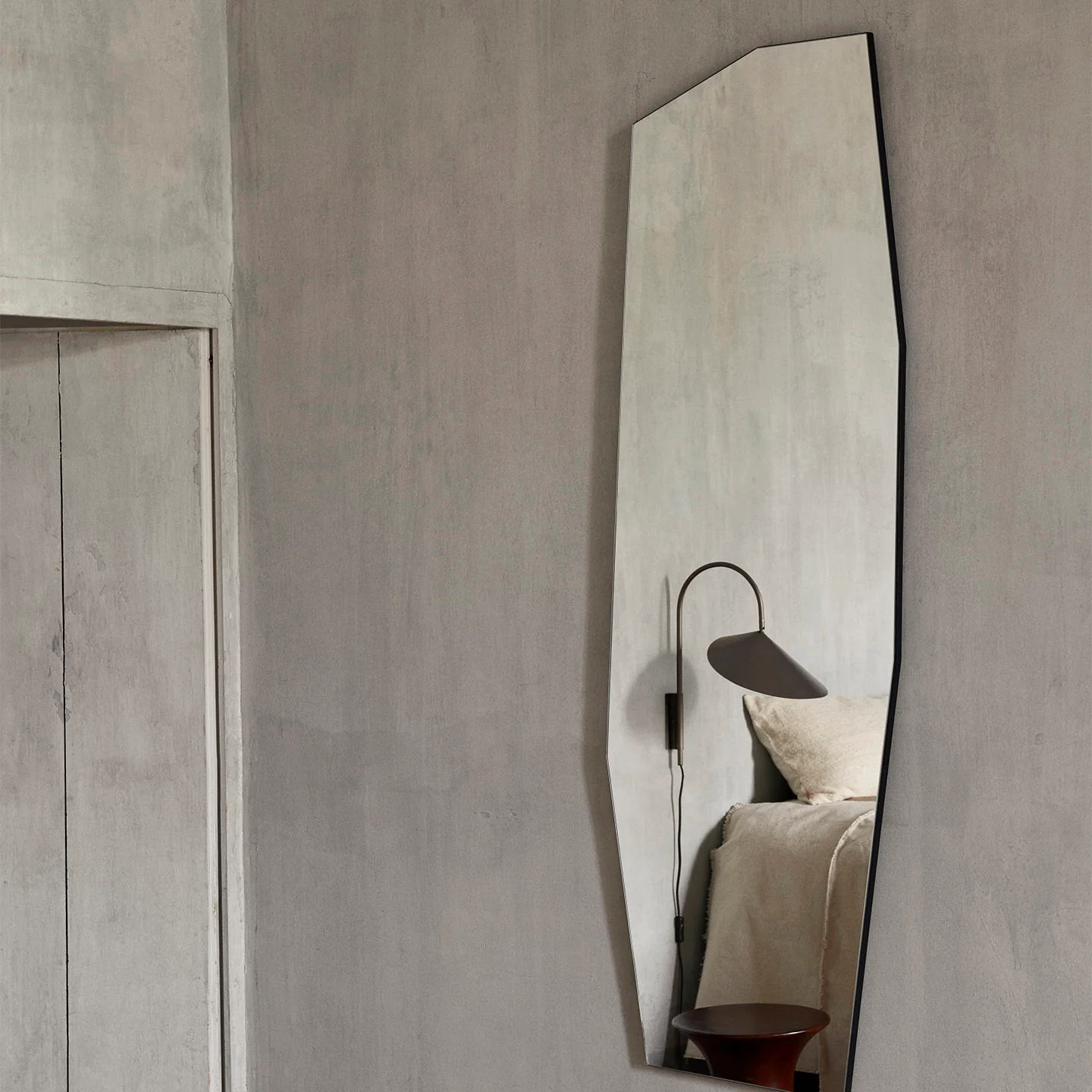 Shard Mirror - Black - Image 4