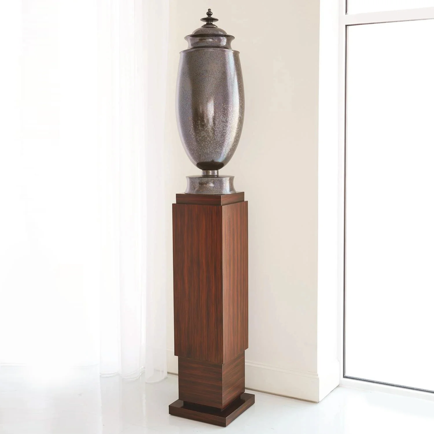Single Skyscraper Pedestal - Image 3