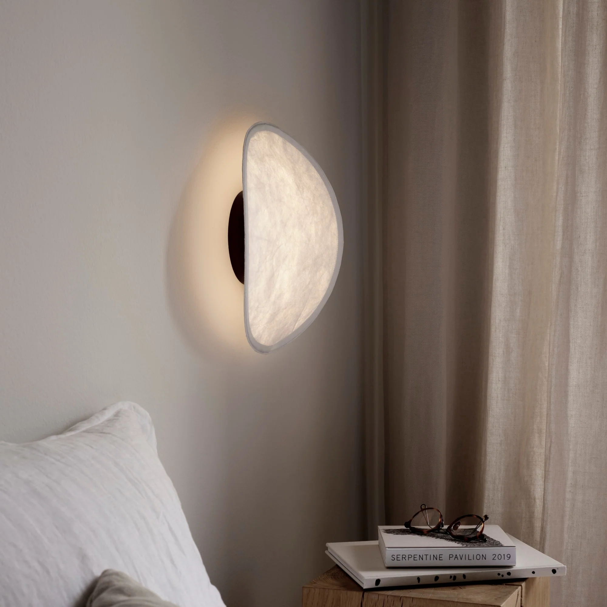 Tense Wall Lamp