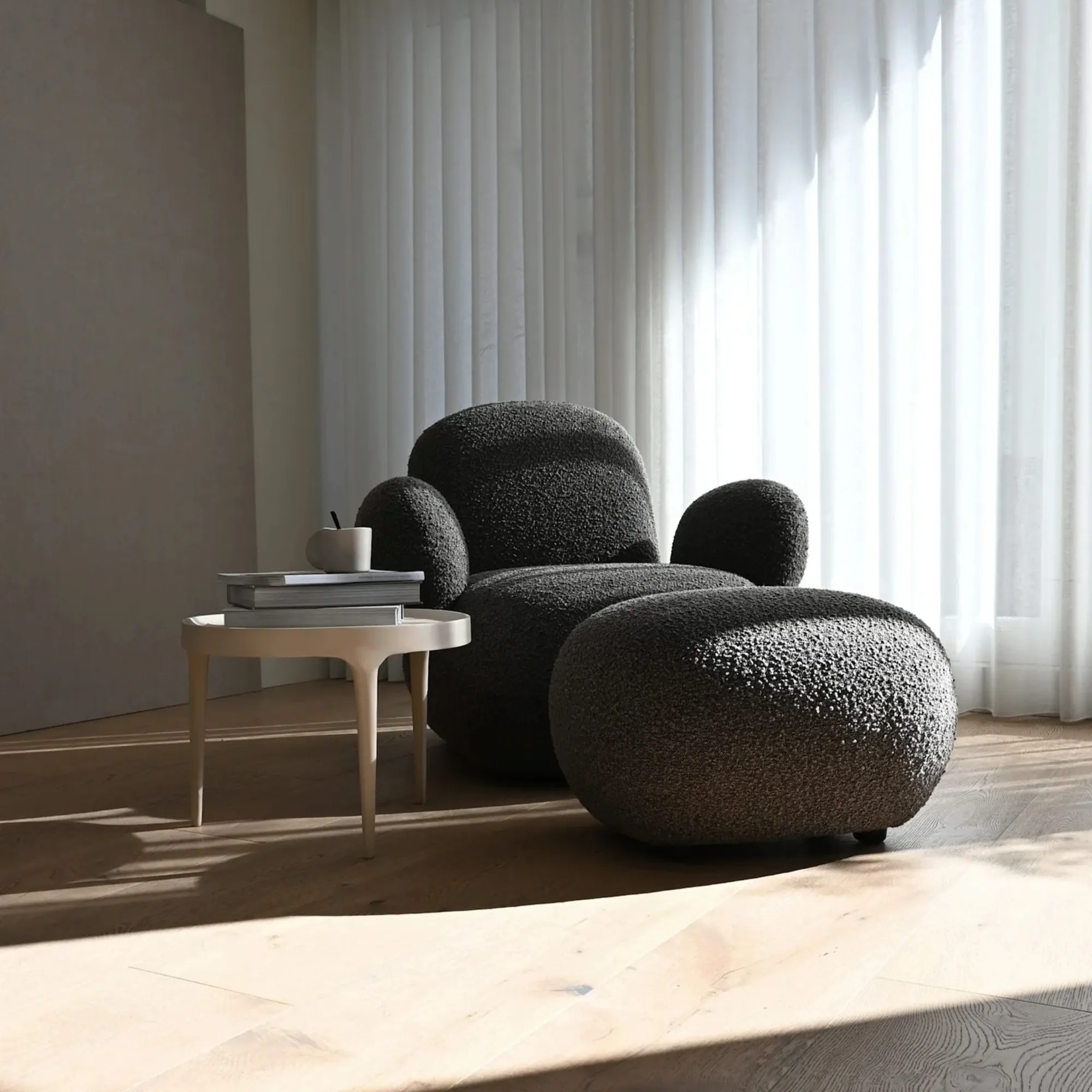 Toe Flat Armchair - Image 5