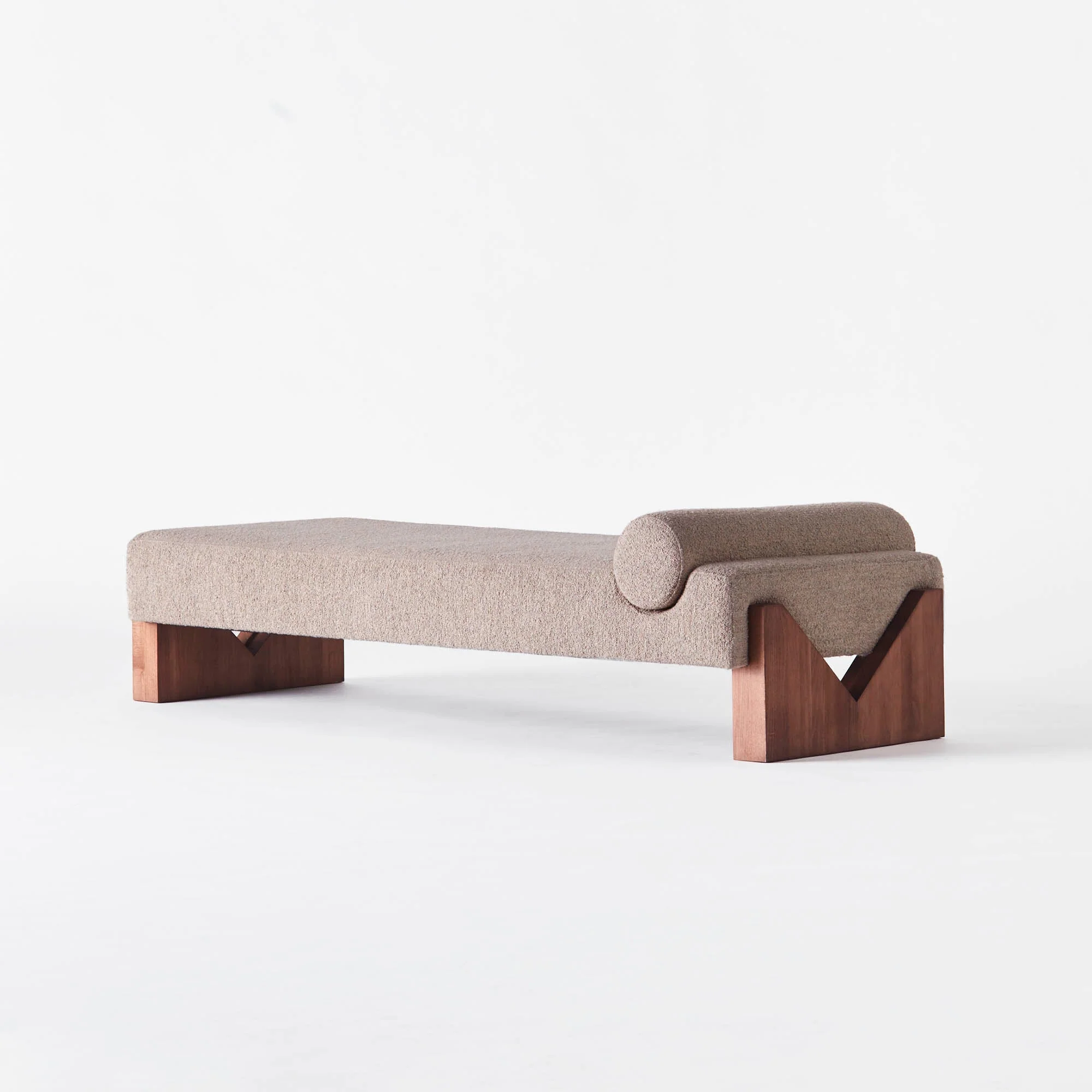 V Day Bed Boucle - Image 5