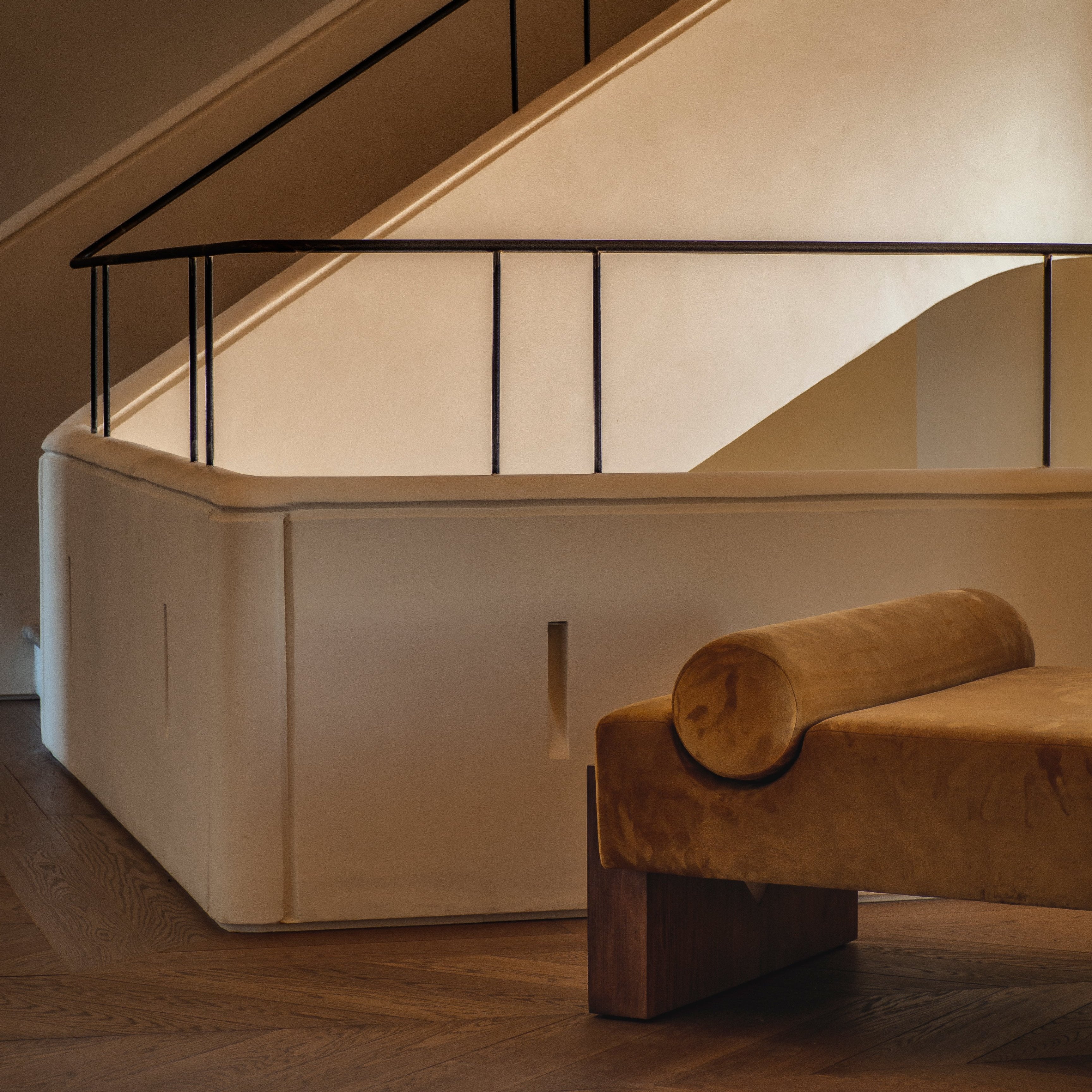 V Day Bed Velvet - Image 10