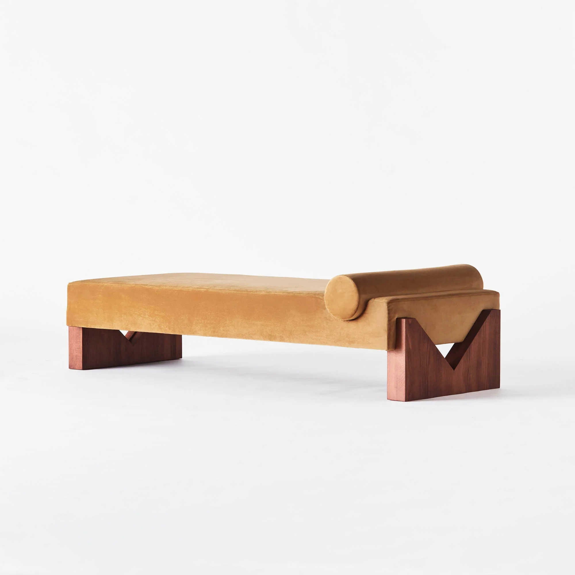 V Day Bed Velvet - Image 4