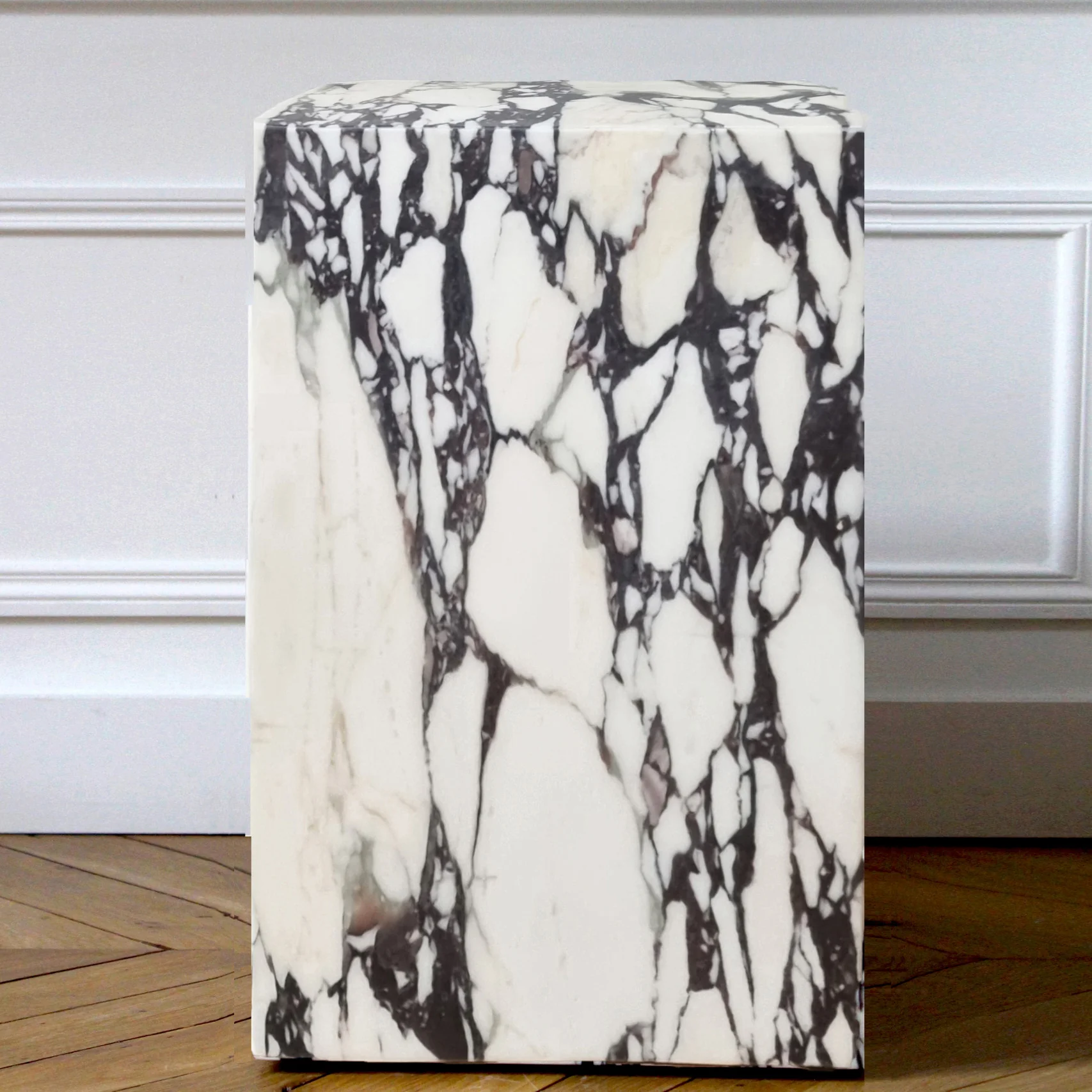 Viola Plinth Table - Image 3