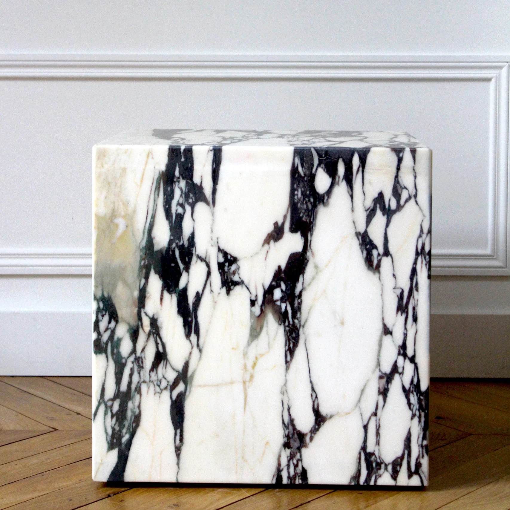 Viola Cubo Table - Image 3