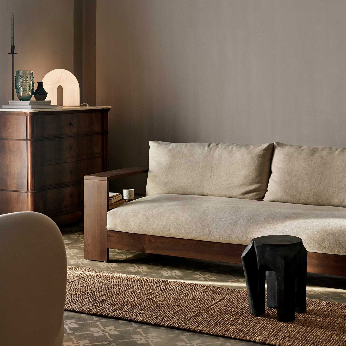Vuelta Floor Lamp - White - Image 4