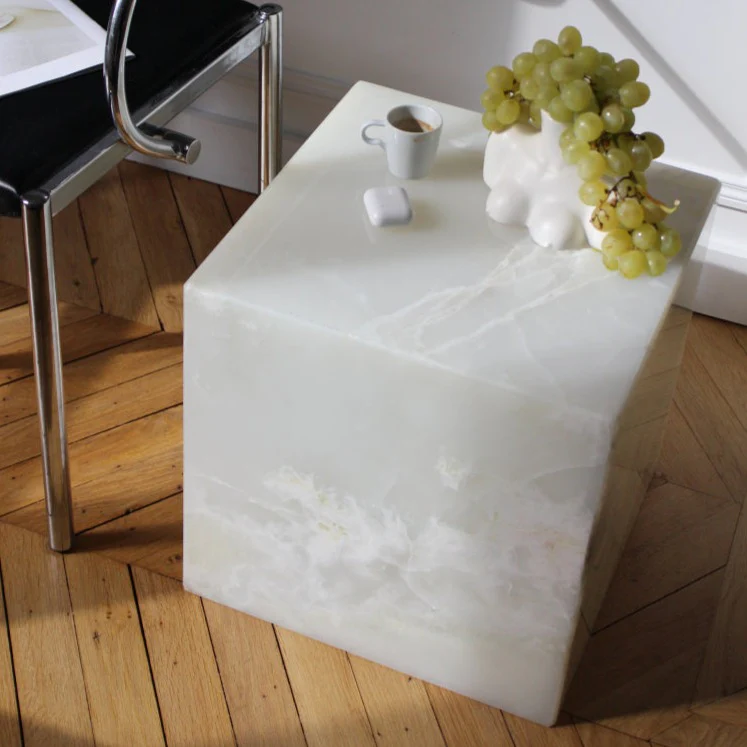 White Onyx Cubo Table - Image 3