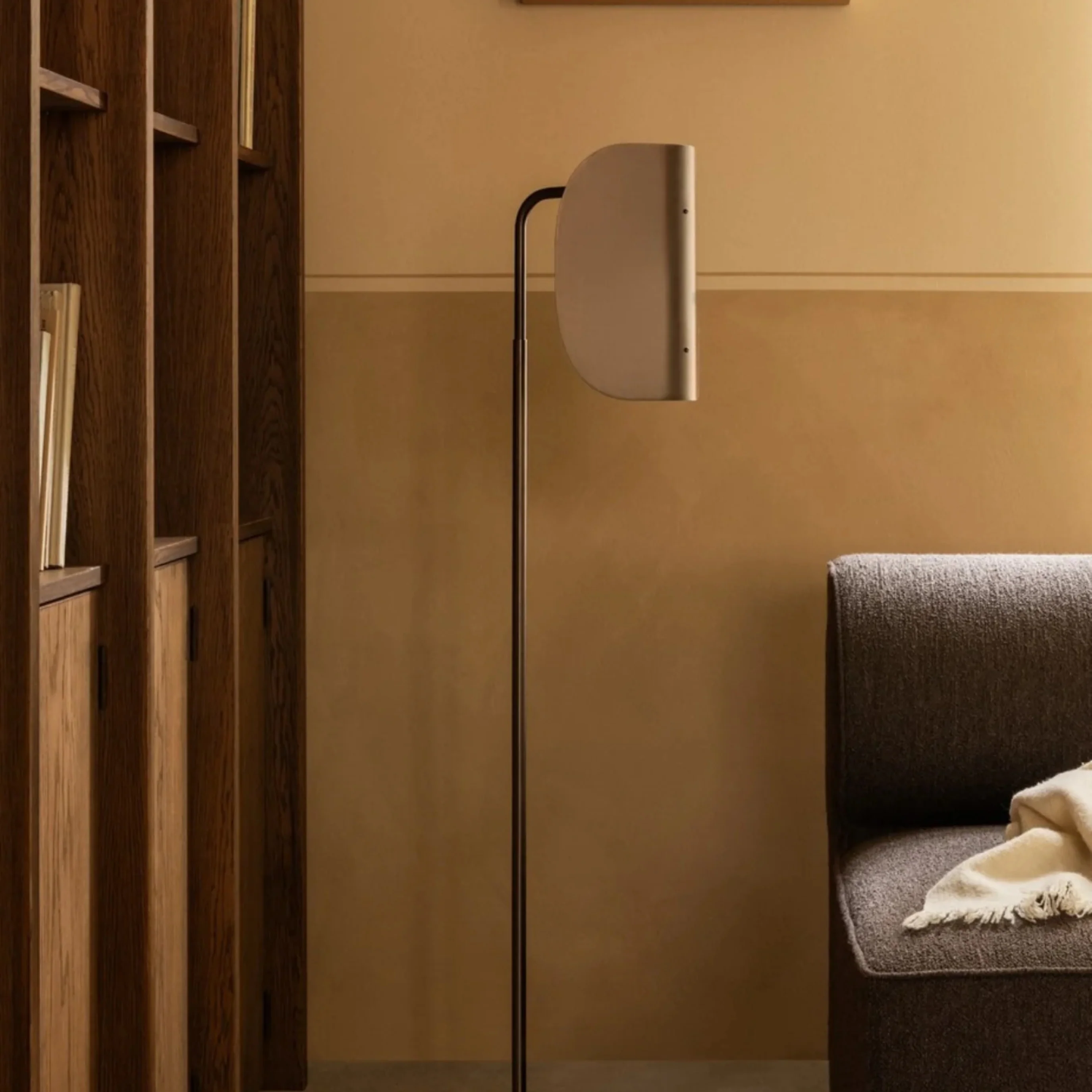 Wing Floor Lamp - Adjustable - Image 4